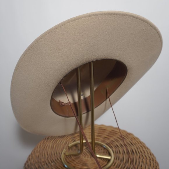 Vintage Sand and Sage 100% Virgin Wool hat main image 5